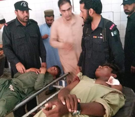 Three injured in bomb explosion in Landikotal