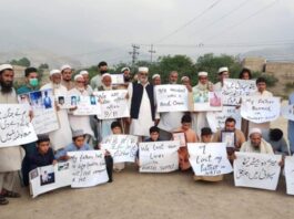 Heirs of deceased Nato drivers stage protest in Landikotal
