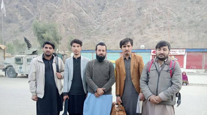Stranded Pakistani students arrived via Torkham